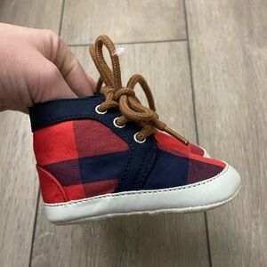 Tommy Hilfiger Plaid Shoes Crib Shoes Size 2 Infant Soft Soles